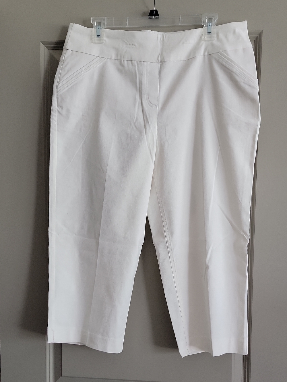 Westbound White Crop Ponte Capris